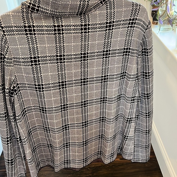 St. John Sport by Marie Gray Medium plaid ladybug knit long sleeve with scarf - Picture 11 of 11